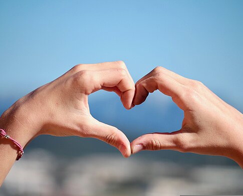 Bildnachweis: Luisella Planeta LOVE PEACE auf pixabay